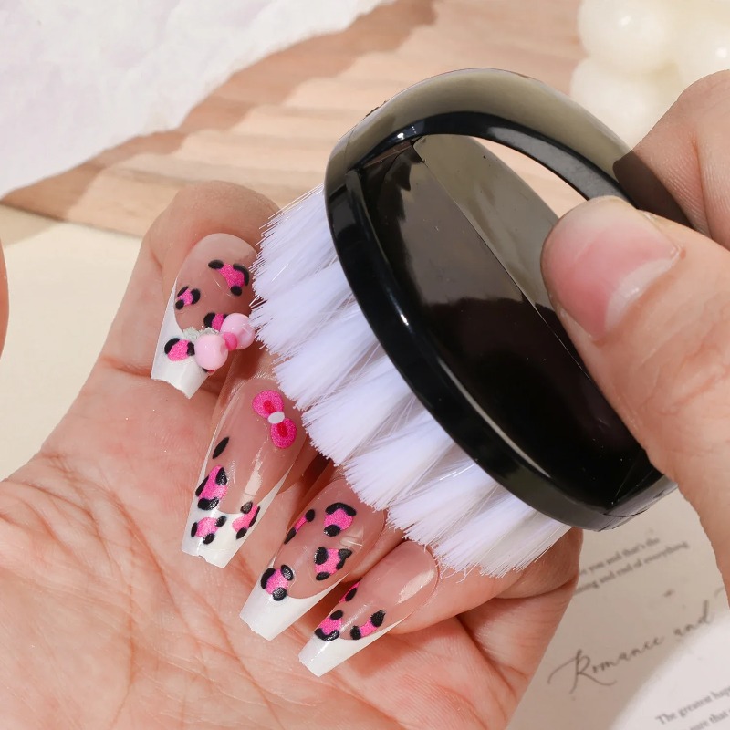 Nail Brush Refers To The Buckl - Makeup Beauty Ro avis et prix